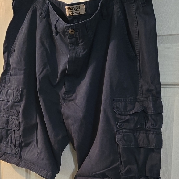 Wrangler Authentics Dark Blue Cargo Shorts - Picture 1 of 3